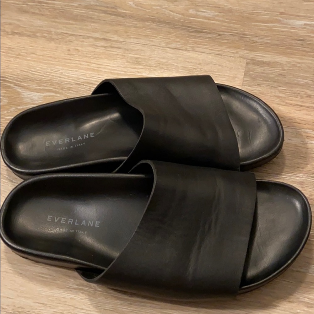 Everlane black form slides